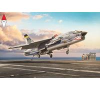 Italeri Maqueta de avión F-8E Crusader 1:72 Kit con supercalcomanías para 6 versiones IT1456