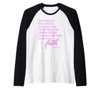 1 Juan 5:4 Fe vencida Nacido de Dios versículo bíblico Escritura Camiseta Manga Raglan