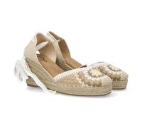 101333 Alpargata de mujer con diseno artesanal que destaca por su tejido decorativo artesanal con cuna acolchada de esparto. Cierre de cintas. Un modelo comodo y ligero para verano. Blanco Talla 36