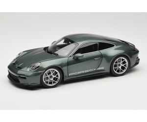 187472 Porsche 911 992 S/T Malachite Green Metallic Norev 1/18