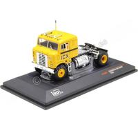 1950 Cabeza Tractora Kenworth Bullnose Amarillo 1:64 IXO Models 64TR004