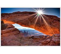 1art1 Cañones Cartel con Marco (Plástico) - High Noon At Mesa Arch, Canyonlands National Park, USA (91 x 61cm)