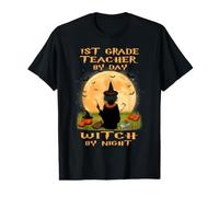 1st Grade Teacher by Day Witch by Night Halloween Costume Camiseta gráfica económica