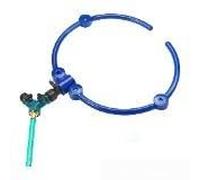 2 anillos de riego de árbol de 360 grados con aspersores redondos diseñados para proporcionar un riego uniforme de agua para varias plantas e hidratación de raíces profundas (1 unidad en azul)