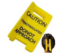 2 letreros de escritorio con texto en inglés "Caution Overtimulated Desk", no acercarse, 10 x 6,3 cm, pinza para el pelo con advertencia amarilla divertida con dientes de agarre, pinzas para el