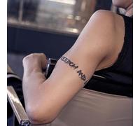 2 PCS free and love Alphabet juice Herb Temporary tattoo stick semipermanente clavícula impermeable y duradero
