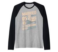 5 Year Of Marriage - 5 Years Married Camiseta Manga Raglan