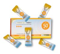 50 unidades de mini protector solar para cara y cuerpo, protección solar UPF 50, P Loción de protección solar, tamaño de viaje, resistente al agua, ligera y no grasa, crema solar para playa y