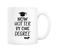 5Aup Now Hotter by One Degree Taza de café, el mejor regalo de graduación para graduados de la universidad y de la escuela secundaria, tazas de 11 onzas