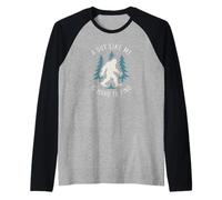A Guy Like Me Is Hard To Find Bigfoot Sasquatch Retro Design Camiseta Manga Raglan