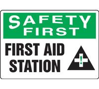 Accuform Signs MFSD911VP Señal de seguridad de plástico, con texto en inglés "SAFETY FIRST AID STATION", con gráfico, 17,78 cm de largo x 25,4 cm de ancho x 1,27 cm de grosor, verde/negro sobre blanco