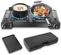 ACROSSPART Hornillo de gas para camping de 2 fuegos, hornillo de camping con encendido piezoeléctrico y cerradura de seguridad, hornillo de gas doble con bandeja de barbacoa y maletín de