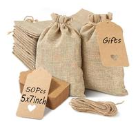 Acrux7 50 bolsas de regalo de arpillera de 5 x 7 pulgadas, pequeñas bolsas de arpillera con cordones, etiquetas y cuerda, bolsas de arpillera, bolsas de regalo de boda de arpillera, bolsas de regalo