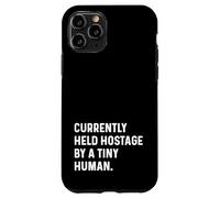 Actualmente retenido como rehén por Tiny Human New Parent Mom Dad Baby Carcasa para iPhone 11 Pro