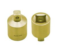 Adaptador roscado 1" H x 1-1/2" M, conexión robusta, ideal para unir tuberías y sistemas hidráulicos en aplicaciones diversas.