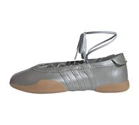 ADIDAS ORIGINALS Bailarinas con hebilla 'Taekwondo Mei' plata 40 plata