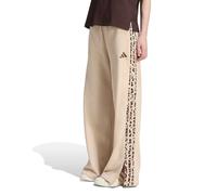 ADIDAS SPORTSWEAR Pantalón ancho con estampado 3 STRIPES. Color Beige/Leopardo