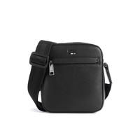 Adopta el estilo urbano y elegante con este bolso bandolera BOSS, fabricado en suave piel sintética que combina durabilidad con un aspecto refinado. Diseñado para el hombre moderno, cuenta con un comp
