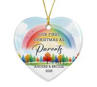 Adorno de cerámica con texto en inglés "Our First Christmas As Parents" 2025, recuerdo de Navidad personalizado para padres LGBT, 1ª Navidad como padres, regalos para dos mamás/dos padres, nombres