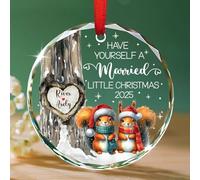 Adorno de cristal personalizado con texto en inglés "Our First Christmas Married 2025, Have Yourself A Married Little Christmas", adornos de pareja de ardilla, nombres personalizados, adornos de boda