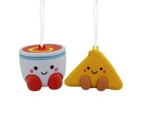 Adornos navide os magn ticos de pl stico con queso a la parrilla y sopa de tomate de Hallmark Better Together (juego de 2) (0001HGO3029)