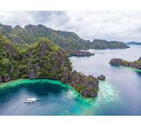 adrium Cuadro de aluminio compuesto de 110 x 80 cm: vista aérea de la Laguna Twin en una isla paradisíaca con acantilados de piedra caliza, destino tropical - Coron, (137052062)