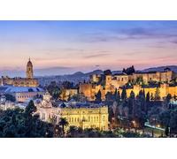 adrium Póster 120 x 80 cm: Málaga, España Paisaje urbano en la Catedral, el Ayuntamiento y la Ciudadela de la Alcazaba de Málaga. (33211085)
