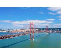 adrium Póster de 140 x 90 cm: El puente 25 de Abril es un puente que conduce a la ciudad de Lisboa con el municipio de Almada en la margen izquierda del río Tajo en