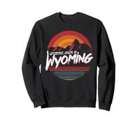 Adventure Awaits in Wyoming Sudadera