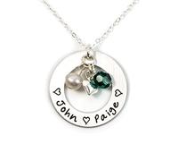 AJ's Collection Love Display con arandela redonda de plata de ley personalizada, acabado a mano. Incluye hasta 4 piedras natales o perlas de Swarovski, y una cadena de plata de ley para ella