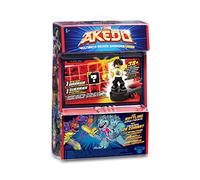 AKEDO - Single Pack, con un guerrero y un mando para luchar, hay 38 figuras diferentes para coleccionar, con distintos accesorios y movimientos, envío de modelo aleatorio, Famosa (AKE03000)