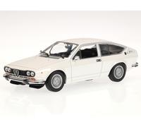 Alfa Romeo Alfetta GTV 1976 blanco modelo de coche 940120121 Maxichamps 1:43