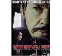 Alguien Detrás De La Puerta (Quelqu'Un Derrière La Porte)