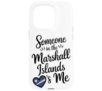 Alguien En Las Islas Marshall Me Ama La Bandera del Corazón Carcasa para iPhone 15 Pro