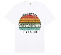 Alguien en Sacramento me ama Estados Unidos Viajes Familiares Comfort Colors Adult Heavyweight T-Shirt
