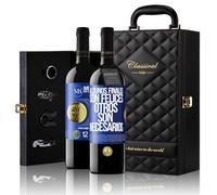 «Algunos finales son felices Otros son necesarios» Mensaje en una Botella. Estuche-Maletín de LUJO 2x Vino Tinto Premium Reserva 12 Meses y Set de 4 Accesorios. Etiqueta Azul PERSONALIZABLE