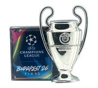 Am Ball Com UEFA Champions League Pin Trofeo, Final Budapest 26, Diseño de Dos Piezas con Silueta de Trofeo y Placa de Color, Artículo para Aficionados, Pieza de Colección, Regalo para Hombres