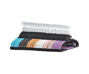 Amazon Basics Perchas de plástico antideslizantes para ahorrar espacio con 10 pinzas de dedo, 6 colores, Paquete de 60
