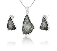 AMBEDORA, Juego de Joyas Para Mujer Brigitte Z, Plata de Ley Pulida, Ámbar Báltico en Color Verde, Pedante de Plata en Cadena y Pendientes