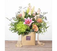 AMBORELLA | Ramo de flores variadas en bolsa con burbuja de agua en el interior. | Entrega Rápida y Cuidada | Con Tarjeta de Dedicatoria Personalizada | Ideal para Regalo Sorpresa | Flores a Domicilio