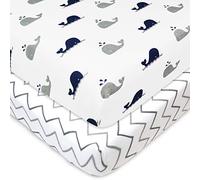 American Baby Company Paquete de 2 sábanas bajeras para cuna de 24 x 38 pulgadas, suaves, transpirables, neutrales, 100 % algodón, portátil, ballena azul marino/zigzag gris, para niños y niñas, se