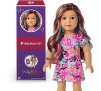 American Girl Truly Me - Muñeca de 18 pulgadas #101 con ojos grises, cabello caramelo con reflejos, piel ligera a media, vestido, para mayores de 6 años