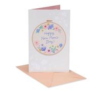 American Greetings Tarjeta del primer día de la madre para mamá primeriza (Already So Amazing)