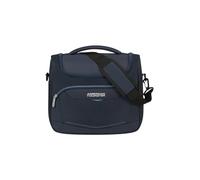American Tourister Neceser suave con correa de hombro extraíble y ajustable. Cuenta con un gran compartimento principal cerrado con cremallera, bolsillos internos y divisores. Cuenta con un bolsillo