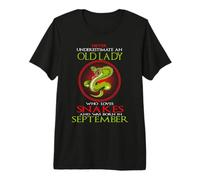 An Old Lady Who Loves Snakes Was Born In September Birthday Camiseta Premium