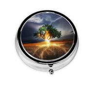 Árbol por la noche. Este pequeño pastillero redondo impreso es un organizador portátil de píldoras y vitaminas, perfecto para bolsillos, bolsos y viajes.