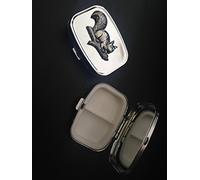 Ardilla A7 hecha de peltre inglés fino en una pastilla rectangular de metal plateado de viaje