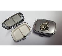 Ardilla PP-A14 hecha de peltre inglés fino en una pastilla de metal rectangular de viaje plateado