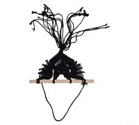 Arte estético de pared de macramé tejido que muestra un llamativo diseño en forma de murciélago (esta es la figura corta negra)