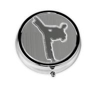 Artes marciales. Este pequeño pastillero redondo de viaje de tres compartimentos es perfecto para almacenar medicamentos diarios, vitaminas y sobre la marcha.